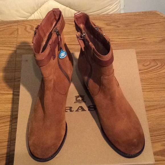 🎊NEW🎊Trask boots in brown Teak color in size 9 - Picture 8 of 8